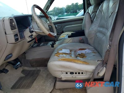 Zdjęcie 7 z 13 samochodu: 2000 CADILLAC ESCALADE LUXURY VIN:1GYEK63R4YR221227 - miniatura