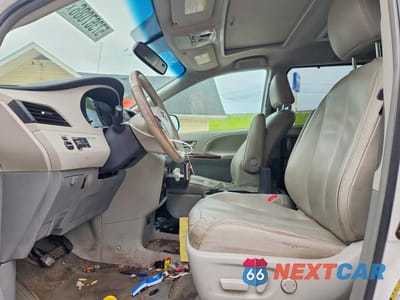Zdjęcie 7 z 13 samochodu: 2013 TOYOTA SIENNA XLE 8-PASSENGER VIN:5TDYK3DC2DS382540 - miniatura
