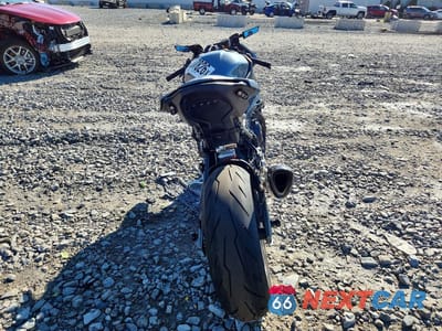 Czwarte zdjęcie samochodu z boku: 2025 BMW S 1000 RR VIN:WB10P2304S6L61974 - miniatura