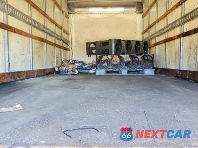 Zdjęcie 10 z 13 samochodu: 2013 ISUZU NPR HD BOX TRUCK VIN:JALC4W164D7000179 - miniatura