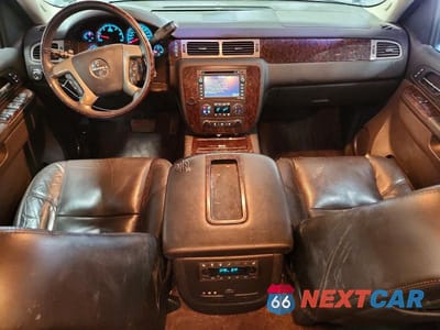 Zdjęcie 8 z 13 samochodu: 2010 GMC YUKON DENALI VIN:1GKUKEEFXAR208720 - miniatura
