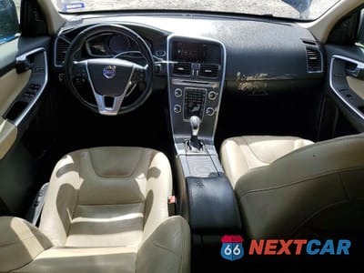 Zdjęcie 8 z 13 samochodu: 2016 VOLVO XC60 T5 PREMIER VIN:YV440MDK9G2867042 - miniatura