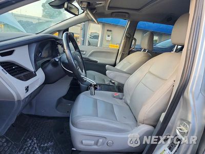 Zdjęcie 7 z 12 samochodu: 2020 TOYOTA SIENNA VIN:5TDYZ3DC2LS075007 - miniatura