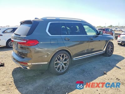 Trzecie zdjęcie samochodu z tyłu: 2021 BMW X7 XDRIVE40I VIN:5UXCW2C08M9H14528 - miniatura