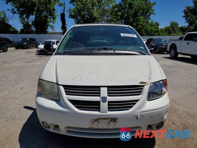 Piąte zdjęcie samochodu w środku: 2006 DODGE GRAND CARAVAN SXT VIN:2D4GP44L66R606586 - miniatura