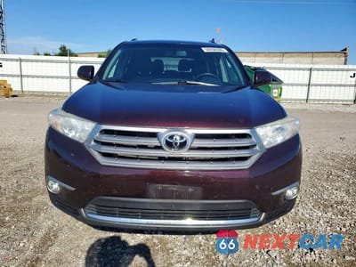 Piąte zdjęcie samochodu w środku: 2013 TOYOTA HIGHLANDER SE VIN:5TDBK3EH2DS260969 - miniatura