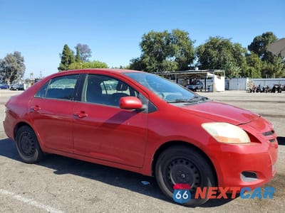 Czwarte zdjęcie samochodu z boku: 2007 TOYOTA YARIS BASE VIN:JTDBT923871039838 - miniatura