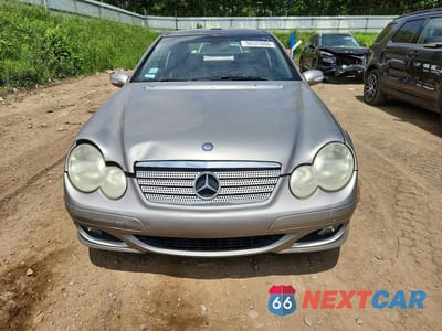 Piąte zdjęcie samochodu w środku: 2005 MERCEDES-BENZ C 230K SPORT COUPE VIN:WDBRN40J25A674658 - miniatura