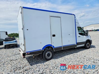 Trzecie zdjęcie samochodu z tyłu: 2020 FORD TRANSIT DELIVERY TRUCK VIN:1FDBW5Z83LKA75535 - miniatura