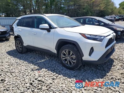 Czwarte zdjęcie samochodu z boku: 2024 TOYOTA RAV4 XLE PREMIUM VIN:2T3B6RFV2RW081669 - miniatura