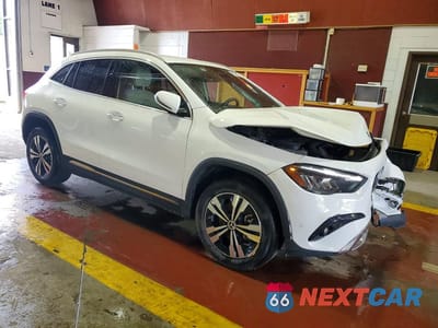 Czwarte zdjęcie samochodu z boku: 2025 MERCEDES-BENZ GLA 250 VIN:W1N4N4GB9SJ732893 - miniatura