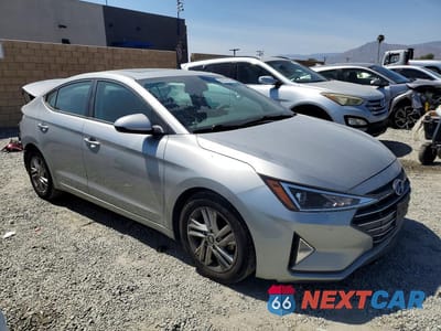 Czwarte zdjęcie samochodu z boku: 2020 HYUNDAI ELANTRA VALUE EDITION VIN:5NPD84LF1LH585955 - miniatura