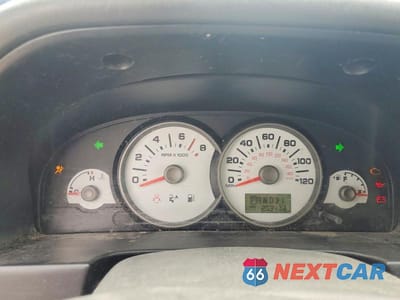 Zdjęcie 9 z 13 samochodu: 2005 FORD ESCAPE XLT VIN:1FMYU93155KB64366 - miniatura