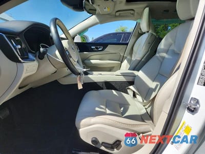 Zdjęcie 7 z 12 samochodu: 2020 VOLVO V60 CROSS COUNTRY T5 MOMENTUM VIN:YV4102WK0L1041863 - miniatura