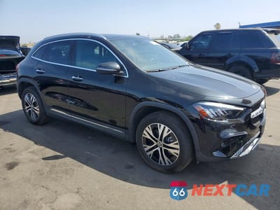 Czwarte zdjęcie samochodu z boku: 2025 MERCEDES-BENZ GLA 250 VIN:W1N4N4GB3SJ738091 - miniatura
