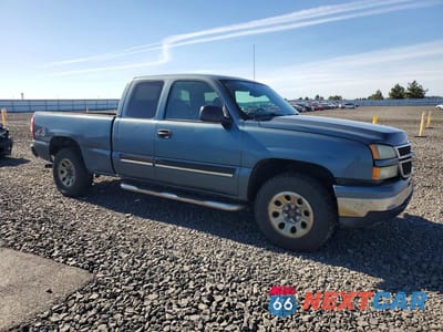 Czwarte zdjęcie samochodu z boku: 2006 CHEVROLET SILVERADO K1500 VIN:1GCEK19ZX6Z191194 - miniatura
