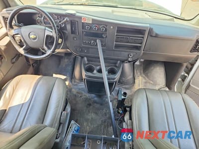 Zdjęcie 8 z 13 samochodu: 2013 CHEVROLET EXPRESS G1500 VIN:1GCSGAFXXD1162555 - miniatura