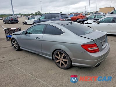 Drugie zdjęcie samochodu z przodu: 2015 MERCEDES-BENZ C 250 VIN:WDDGJ4HB5FG393993 - miniatura