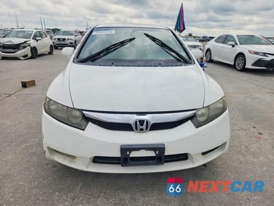 Piąte zdjęcie samochodu w środku: 2010 HONDA CIVIC LX VIN:19XFA1F51AE020945 - miniatura
