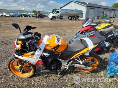 Trzecie zdjęcie samochodu z tyłu: 2013 HONDA CBR250 R VIN:MLHMC4109D5302763 - miniatura