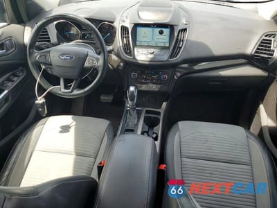 Zdjęcie 8 z 13 samochodu: 2019 FORD ESCAPE SE VIN:1FMCU9GDXKUC54109 - miniatura