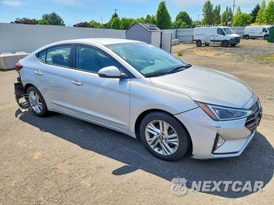 Czwarte zdjęcie samochodu z boku: 2019 HYUNDAI ELANTRA SEL VIN:KMHD84LF1KU821519 - miniatura