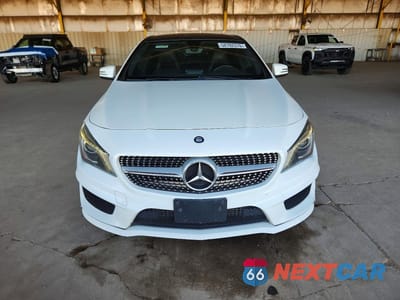 Piąte zdjęcie samochodu w środku: 2014 MERCEDES-BENZ CLA 250 VIN:WDDSJ4EB2EN151459 - miniatura