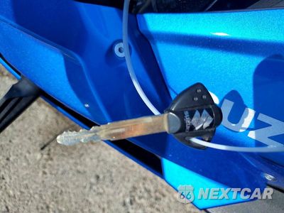 Zdjęcie 8 z 9 samochodu: 2024 SUZUKI GSX800 F VIN:JS1EM13B9R7101212 - miniatura