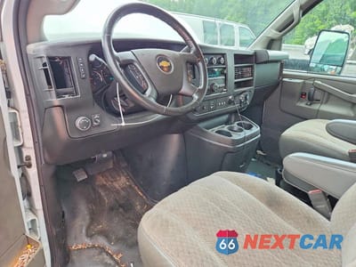 Zdjęcie 8 z 12 samochodu: 2022 CHEVROLET EXPRESS G3500 VIN:1HA3GSC74NN013482 - miniatura