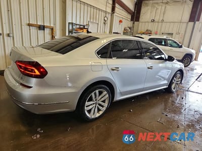 Trzecie zdjęcie samochodu z tyłu: 2018 VOLKSWAGEN PASSAT SE VIN:1VWBA7A35JC040319 - miniatura