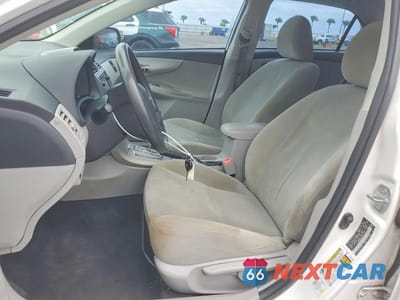 Zdjęcie 7 z 12 samochodu: 2013 TOYOTA COROLLA LE VIN:2T1BU4EE6DC977261 - miniatura