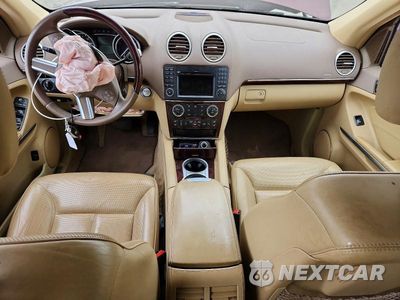 Zdjęcie 8 z 12 samochodu: 2010 MERCEDES-BENZ GL 550 4MATIC VIN:4JGBF8GE8AA609416 - miniatura
