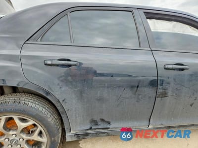 Zdjęcie 16 z 21 samochodu: 2016 CHRYSLER 300 S VIN:2C3CCAGGXGH136093 - miniatura