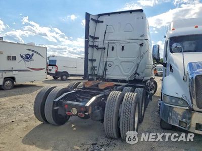 Czwarte zdjęcie samochodu z boku: 2022 FREIGHTLINER CASCADIA 126 SEMI TRUCK VIN:3AKJHHDR0NSMX5963 - miniatura