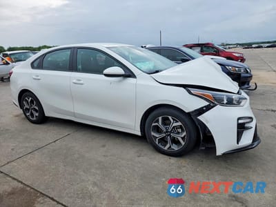 Czwarte zdjęcie samochodu z boku: 2019 KIA FORTE LXS VIN:3KPF24AD0KE111736 - miniatura