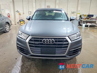 Piąte zdjęcie samochodu w środku: 2018 AUDI Q5 PREMIUM VIN:WA1ANAFY2J2150443 - miniatura