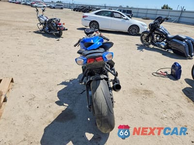Czwarte zdjęcie samochodu z boku: 2015 SUZUKI GSX-R600 VIN:JS1GN7FA2F2101024 - miniatura