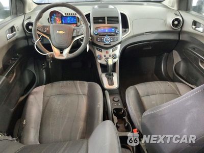 Zdjęcie 8 z 12 samochodu: 2015 CHEVROLET SONIC LT VIN:1G1JC5SH1F4122341 - miniatura