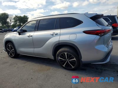 Drugie zdjęcie samochodu z przodu: 2022 TOYOTA HIGHLANDER XSE VIN:5TDJZRBHXNS170047 - miniatura