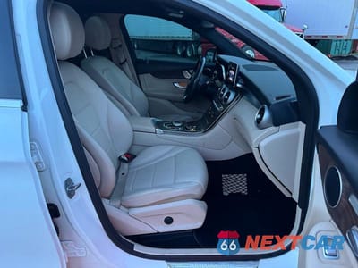 Piąte zdjęcie samochodu w środku: 2018 MERCEDES-BENZ GLC 300 4MATIC VIN:WDC0G4KB9JF438882 - miniatura