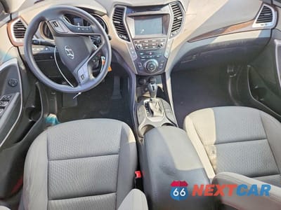 Zdjęcie 8 z 13 samochodu: 2017 HYUNDAI SANTA FE SE VIN:KM8SMDHF1HU206067 - miniatura