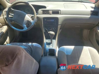 Zdjęcie 8 z 12 samochodu: 2001 TOYOTA CAMRY LE VIN:4T1BG22K11U112679 - miniatura