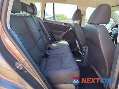 Zdjęcie 10 z 12 samochodu: 2012 VOLKSWAGEN TIGUAN S VIN:WVGBV7AX2CW005034 - miniatura