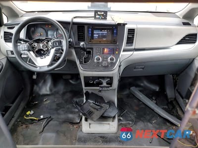 Zdjęcie 8 z 14 samochodu: 2017 TOYOTA SIENNA L 7-PASSENGER VIN:5TDZZ3DC7HS868850 - miniatura
