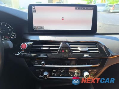 Zdjęcie 10 z 14 samochodu: 2023 BMW M5 VIN:WBS83CH09PCN49150 - miniatura