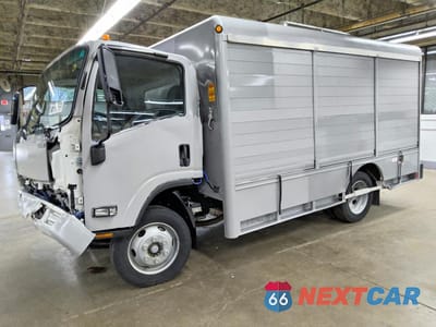 2024 ISUZU NRR BOX TRUCK 54DE5W1D1RSR00205 - główne zdjęcie licytacji z USA - miniatura