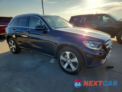 Czwarte zdjęcie samochodu z boku: 2017 MERCEDES-BENZ GLC 300 4MATIC VIN:WDC0G4KB8HF142259 - miniatura