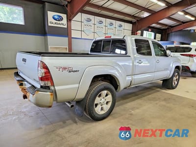 Trzecie zdjęcie samochodu z tyłu: 2009 TOYOTA TACOMA DOUBLE CAB LONG BED VIN:3TMMU52N99M015652 - miniatura