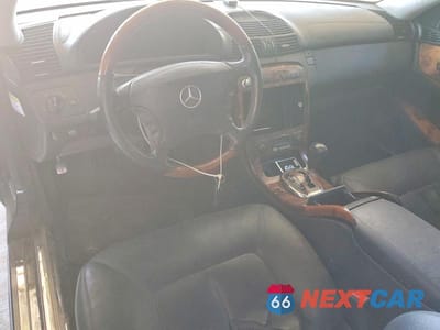 Zdjęcie 8 z 12 samochodu: 2005 MERCEDES-BENZ CL 500 VIN:WDBPJ75JX5A044142 - miniatura