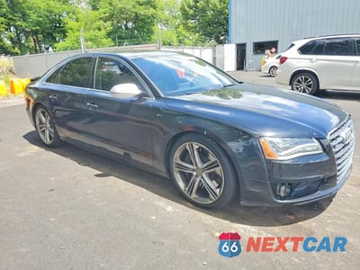 Czwarte zdjęcie samochodu z boku: 2013 AUDI S8 QUATTRO VIN:WAUD2AFD1DN026673 - miniatura